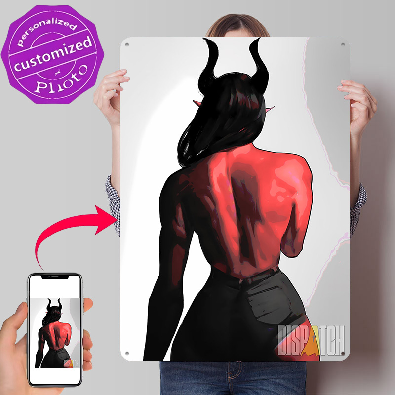 Red-skinned Demon Woman Back V - Women Accessories Poster recension och pris