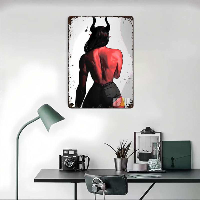 Red-skinned Demon Woman Back V - Women Accessories Poster recension och pris